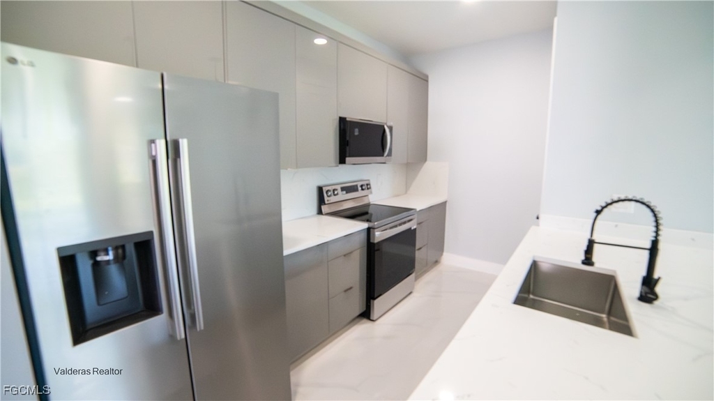 2401/2403 Matena Avenue S - Photo 19
