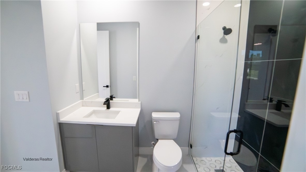 2401/2403 Matena Avenue S - Photo 9