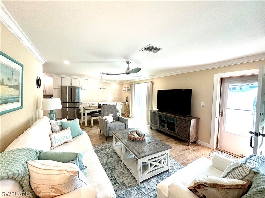 1435 Curlew Avenue - Photo 3