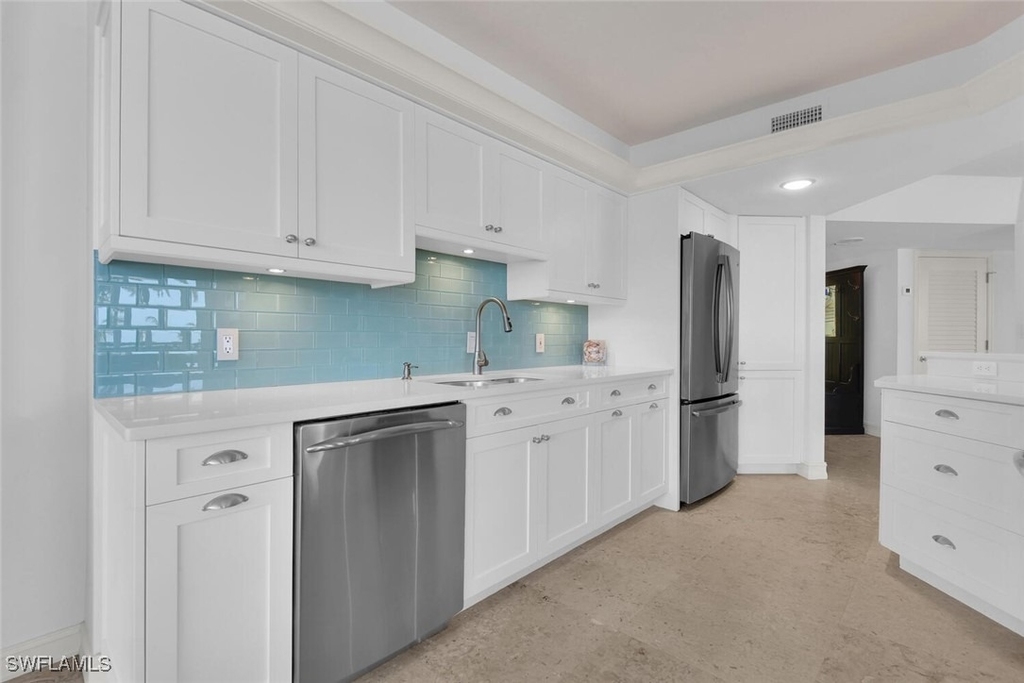 4901 Gulf Shore Boulevard N - Photo 16