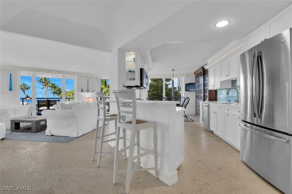 4901 Gulf Shore Boulevard N - Photo 3