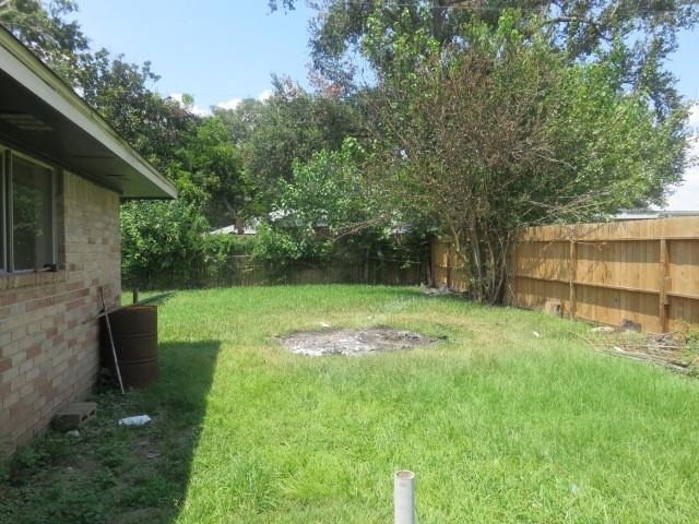 8811 Burford Lane - Photo 4