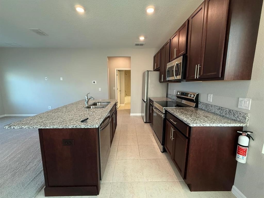 3124 Voyager Avenue - Photo 6