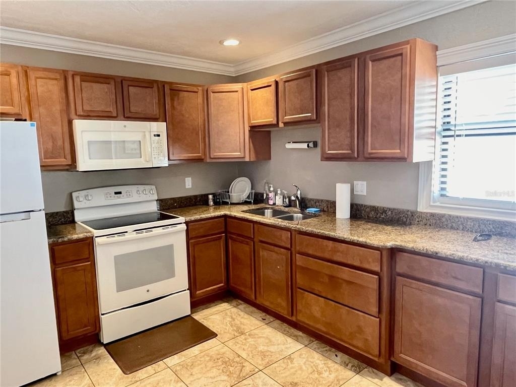 2100 N Peninsula Avenue - Photo 41
