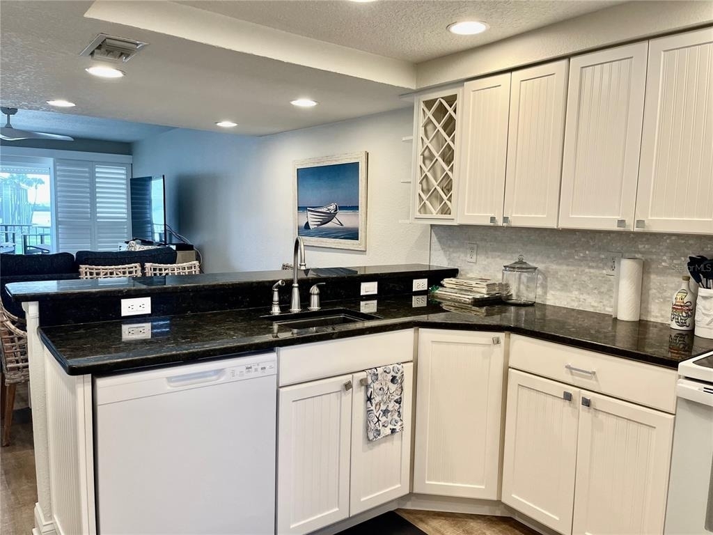 2100 N Peninsula Avenue - Photo 15