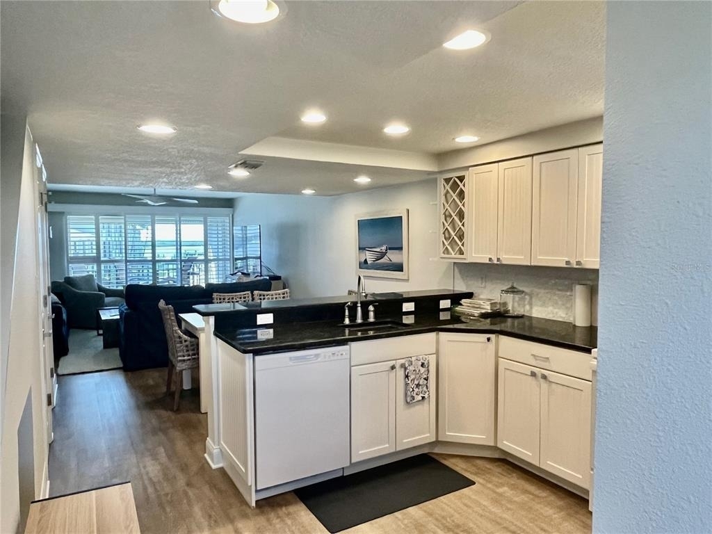 2100 N Peninsula Avenue - Photo 3