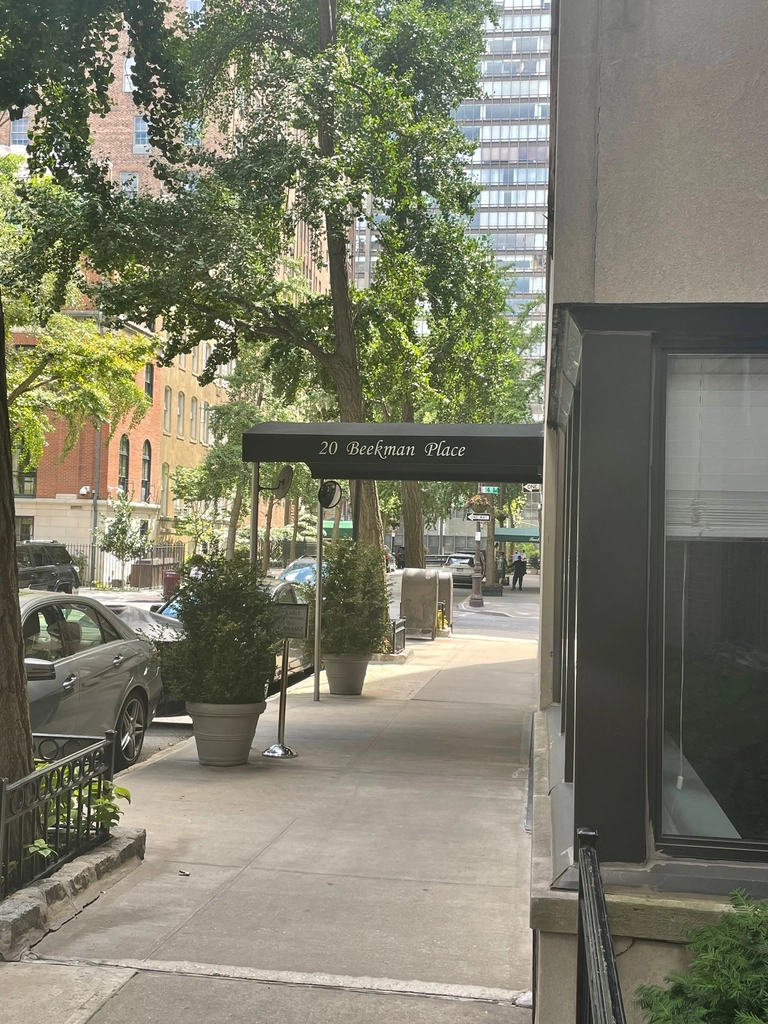 20 Beekman Place, 5E - Photo 7