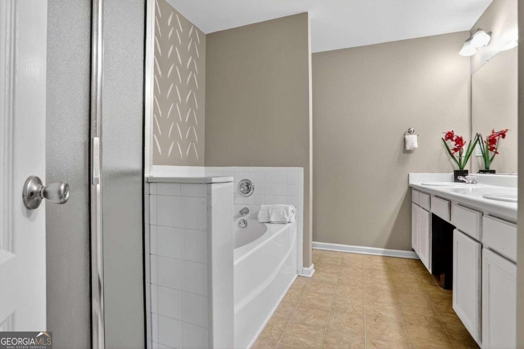 230 Valley Crossing - Photo 4