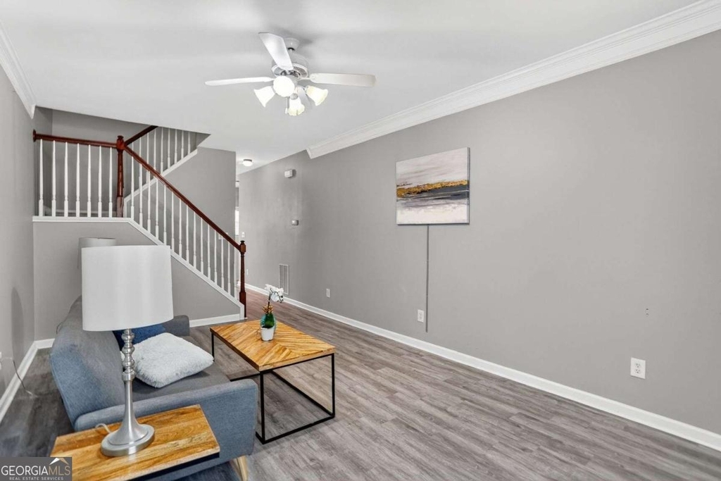 230 Valley Crossing - Photo 5