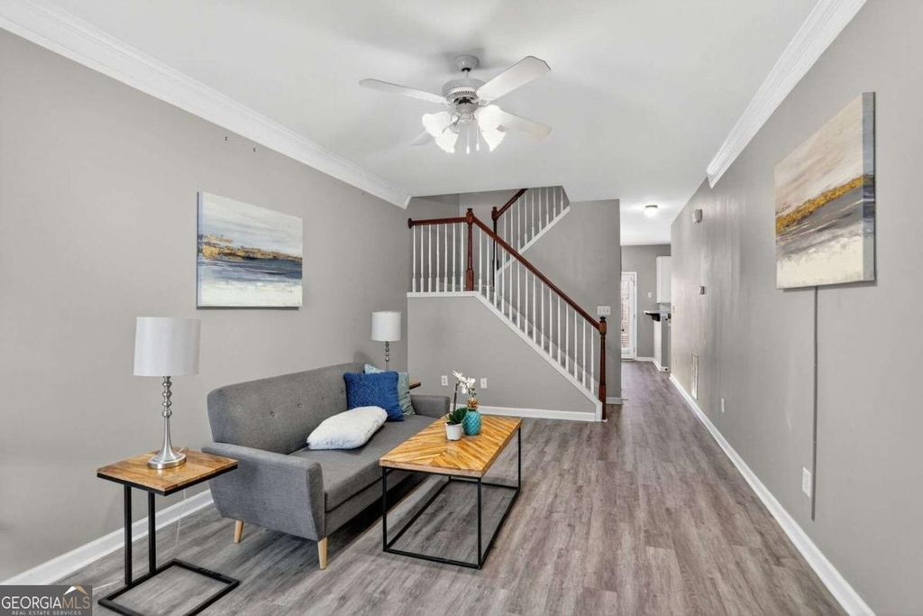 230 Valley Crossing - Photo 0