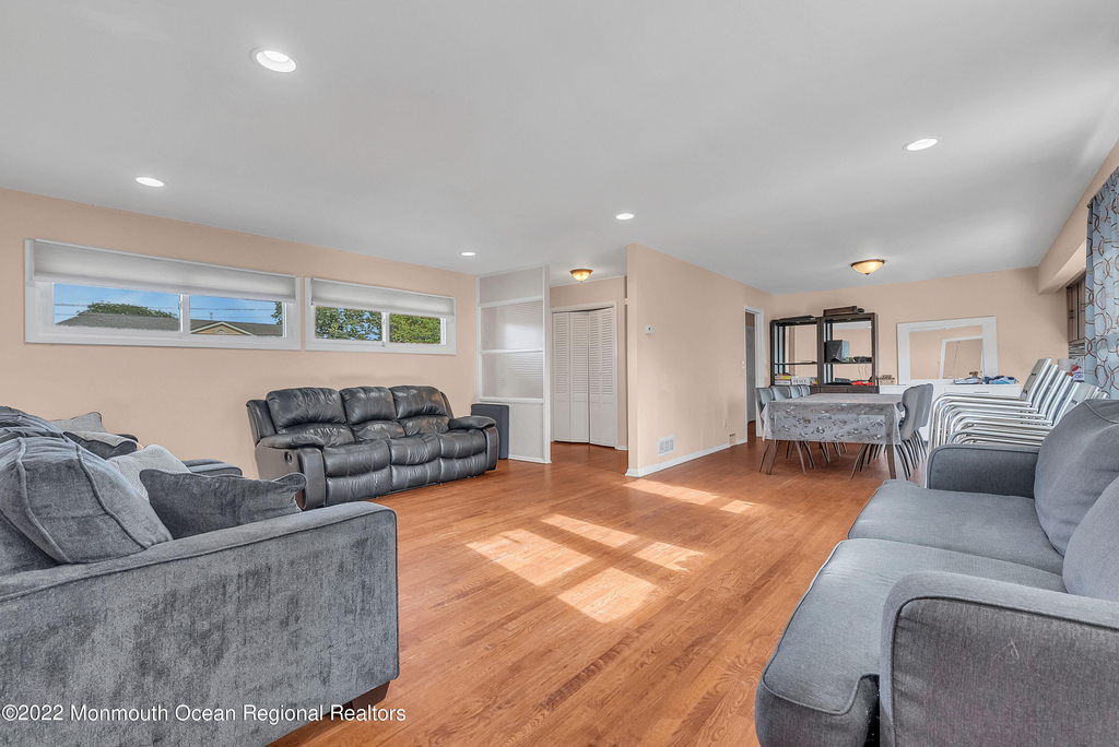 872 Red Oaks Drive - Photo 0