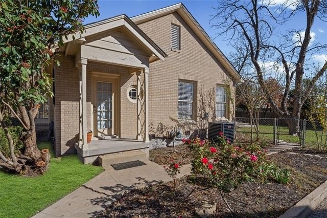 1919 N 7th Street - Photo 1