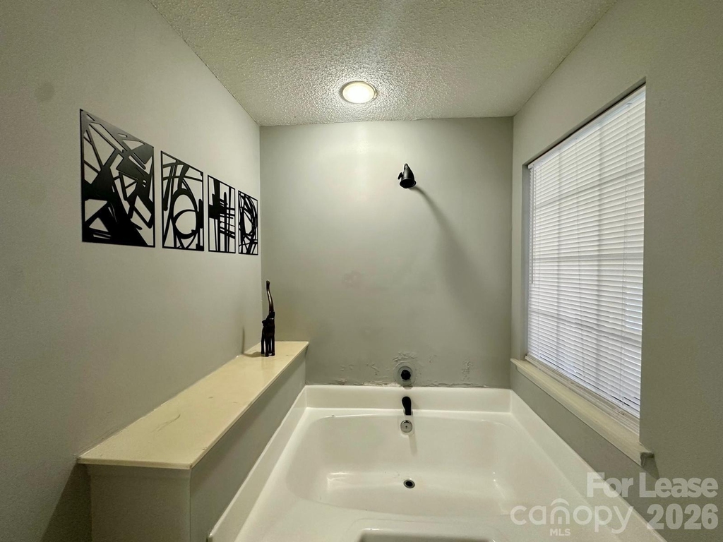9501 Pondside Lane - Photo 23