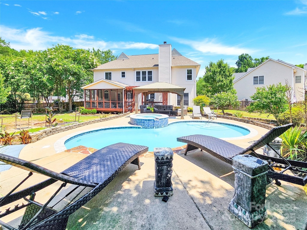 8534 Headford Road - Photo 3
