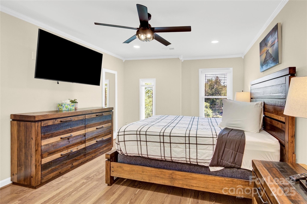 8534 Headford Road - Photo 32