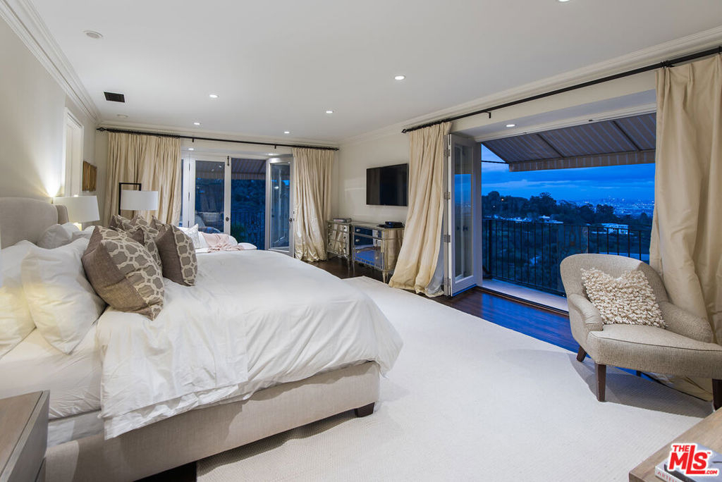 980 Stradella Road - Photo 36