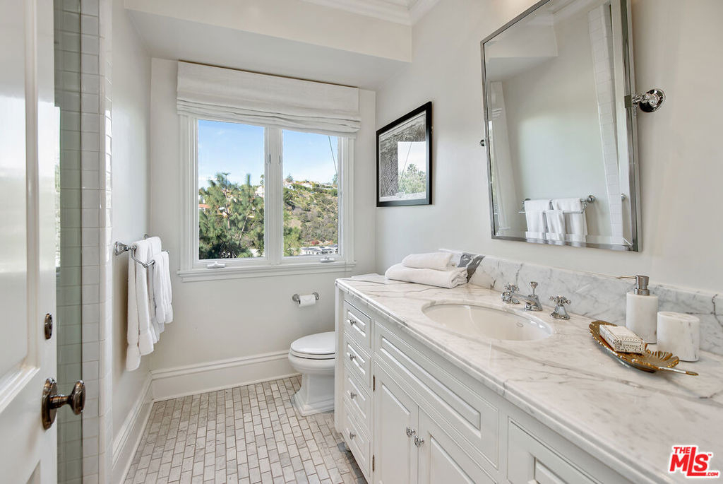 980 Stradella Road - Photo 15