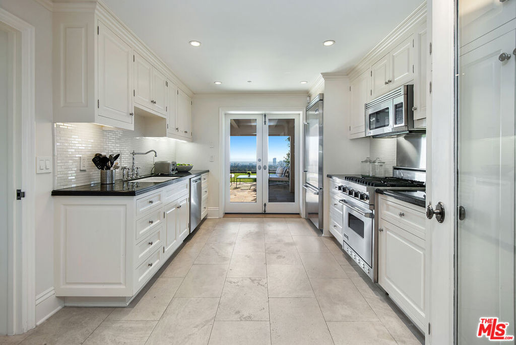 980 Stradella Road - Photo 20