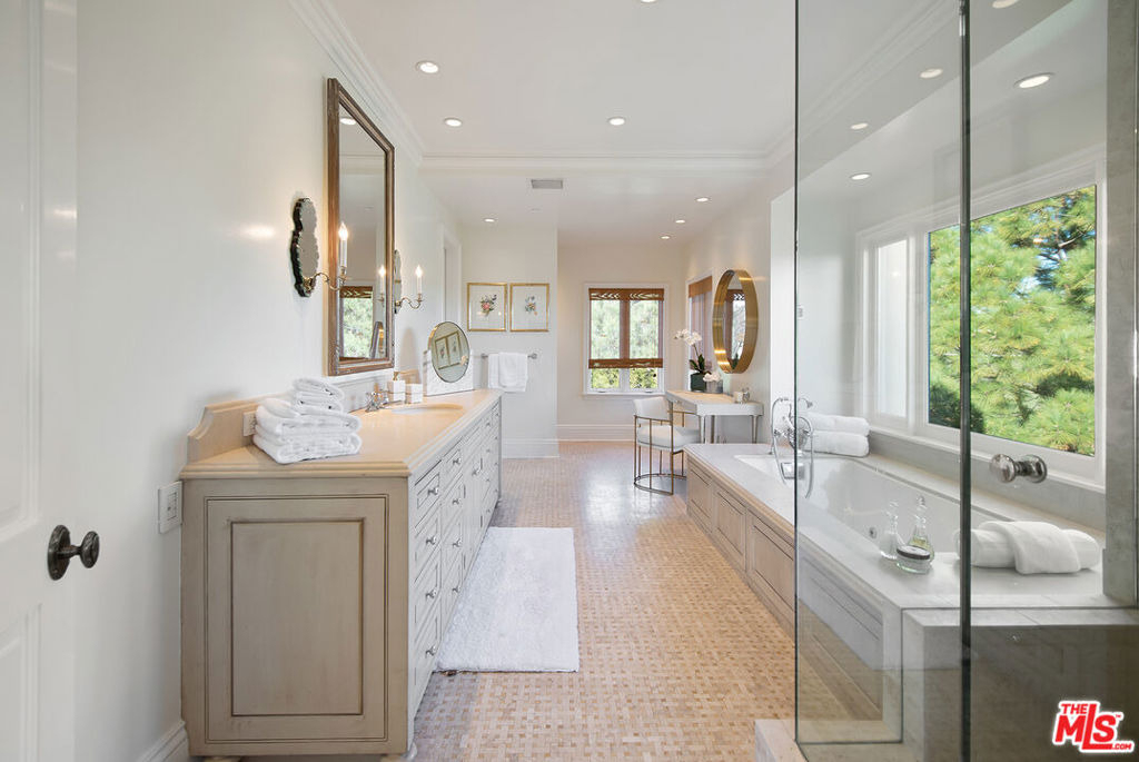 980 Stradella Road - Photo 11