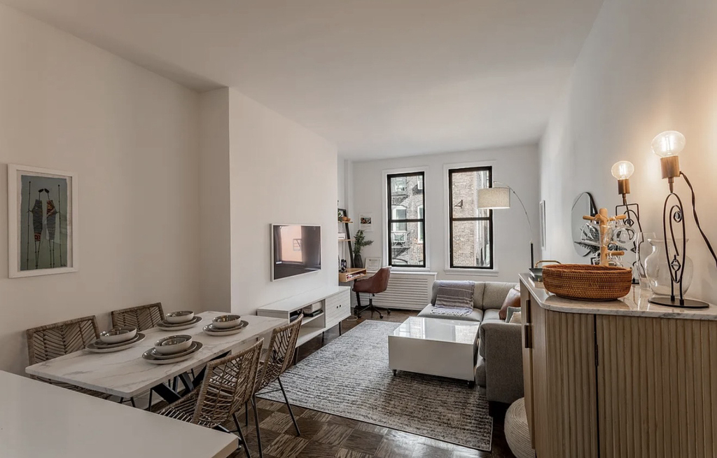 235 West 22nd Street - Photo 0