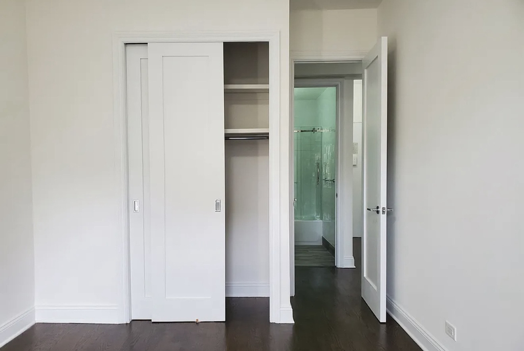 235 West 22nd Street - Photo 6