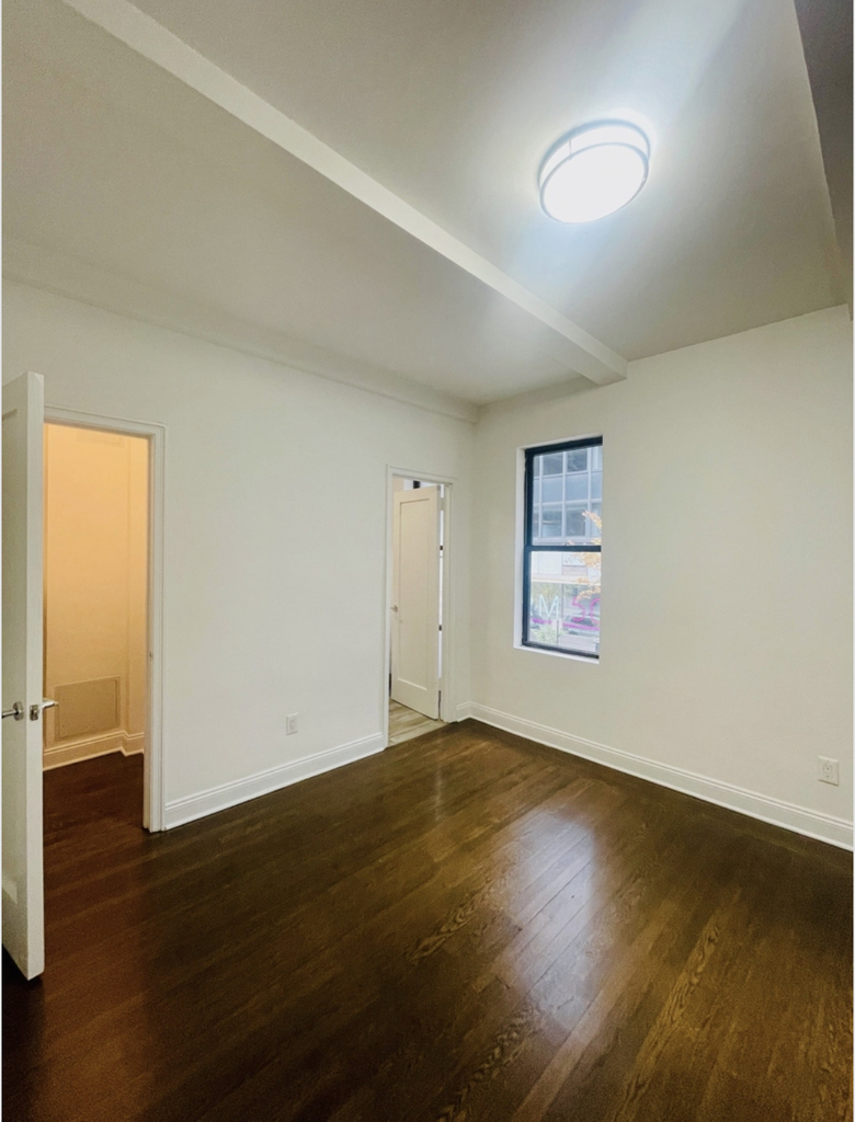 East 46th Street - Photo 1