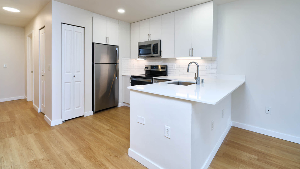 938 110th Ave Ne - Photo 45