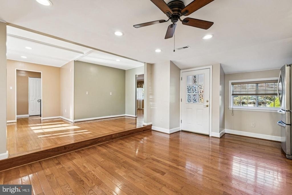 7714 Arlen Street - Photo 4