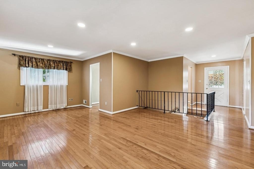 7714 Arlen Street - Photo 2