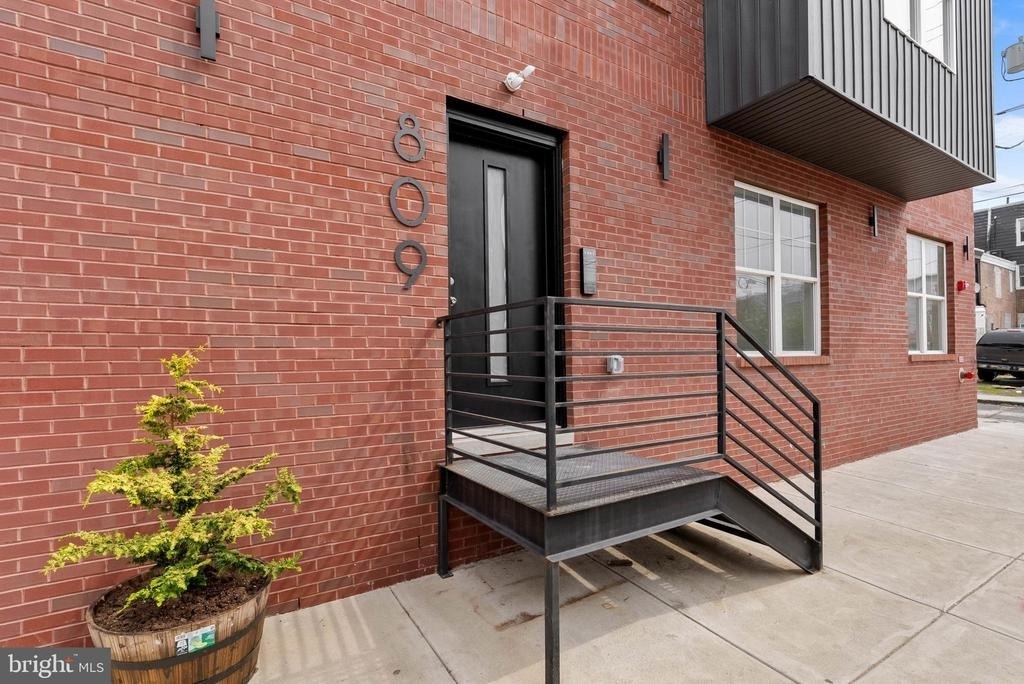 809 Diamond Street - Photo 11