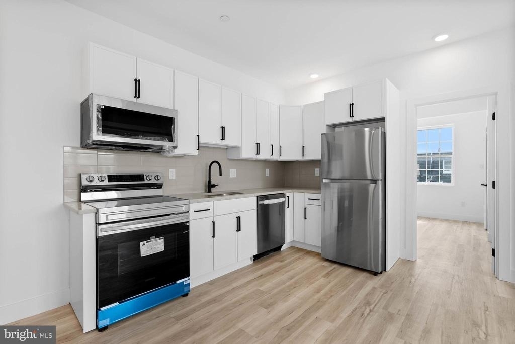 809 Diamond Street - Photo 0