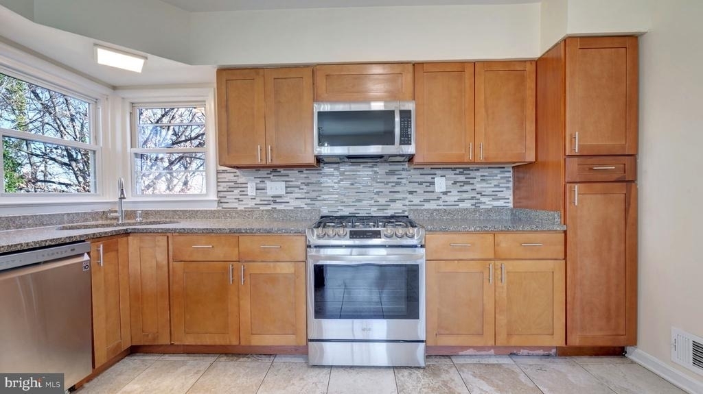 1604 Woodhill Court - Photo 3