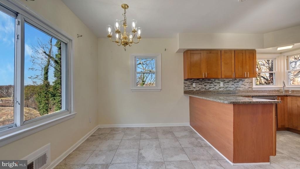 1604 Woodhill Court - Photo 6