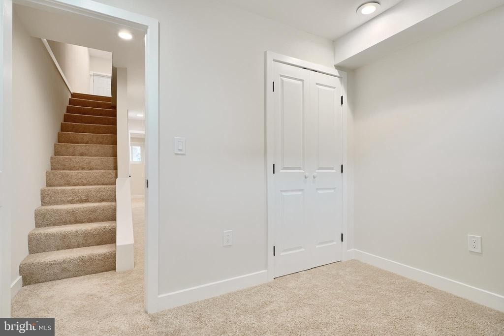 602 S Streeper Street - Photo 23