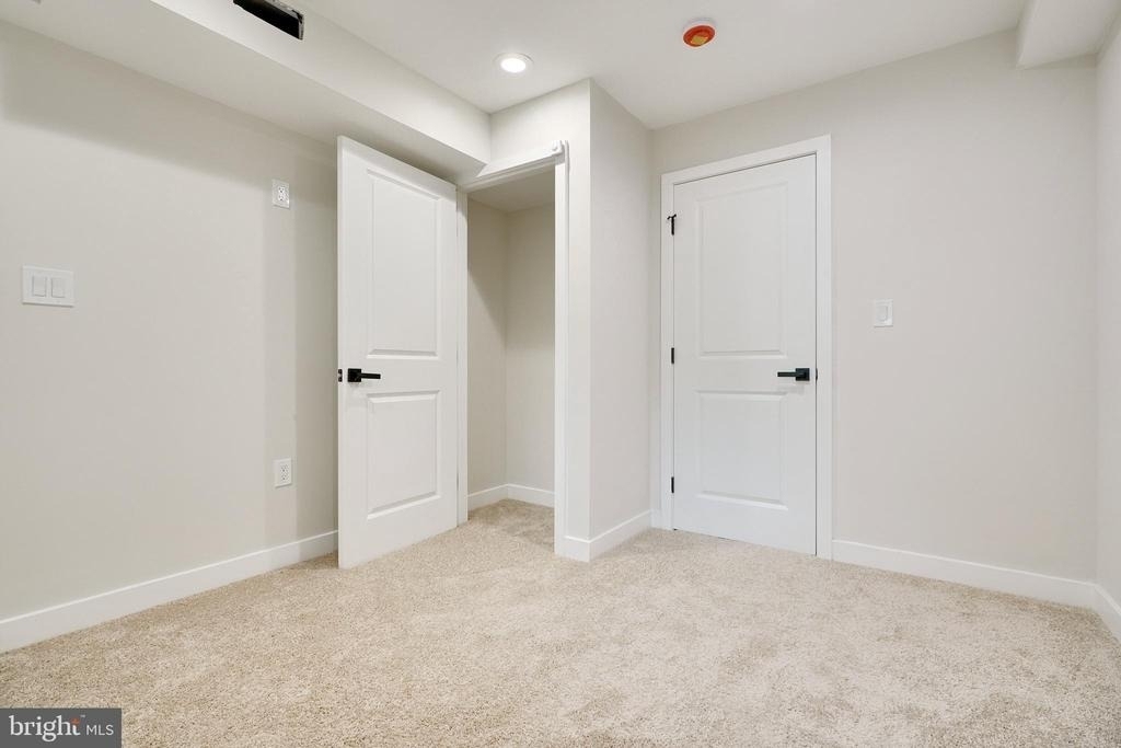 602 S Streeper Street - Photo 29