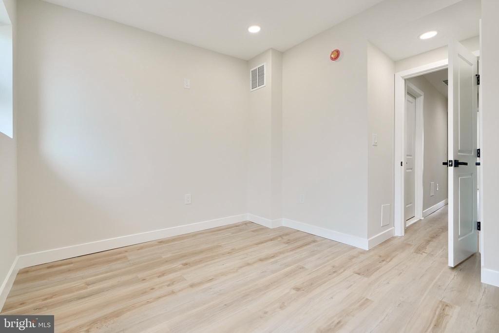 602 S Streeper Street - Photo 16
