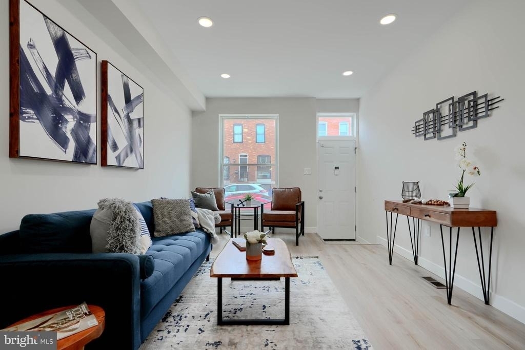 602 S Streeper Street - Photo 2
