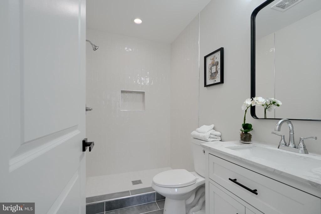 602 S Streeper Street - Photo 12