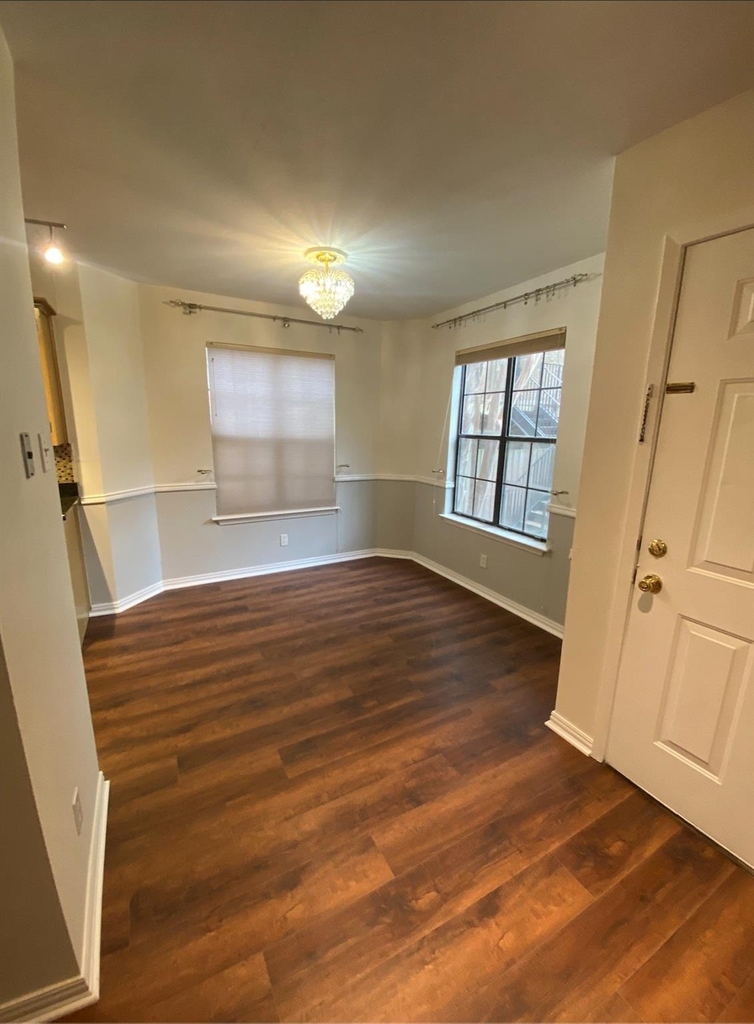 2906 West Ave - Photo 2