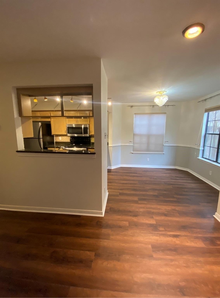 2906 West Ave - Photo 3