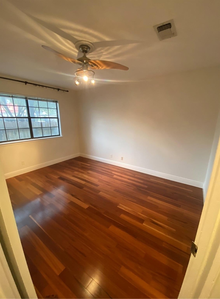 2906 West Ave - Photo 4
