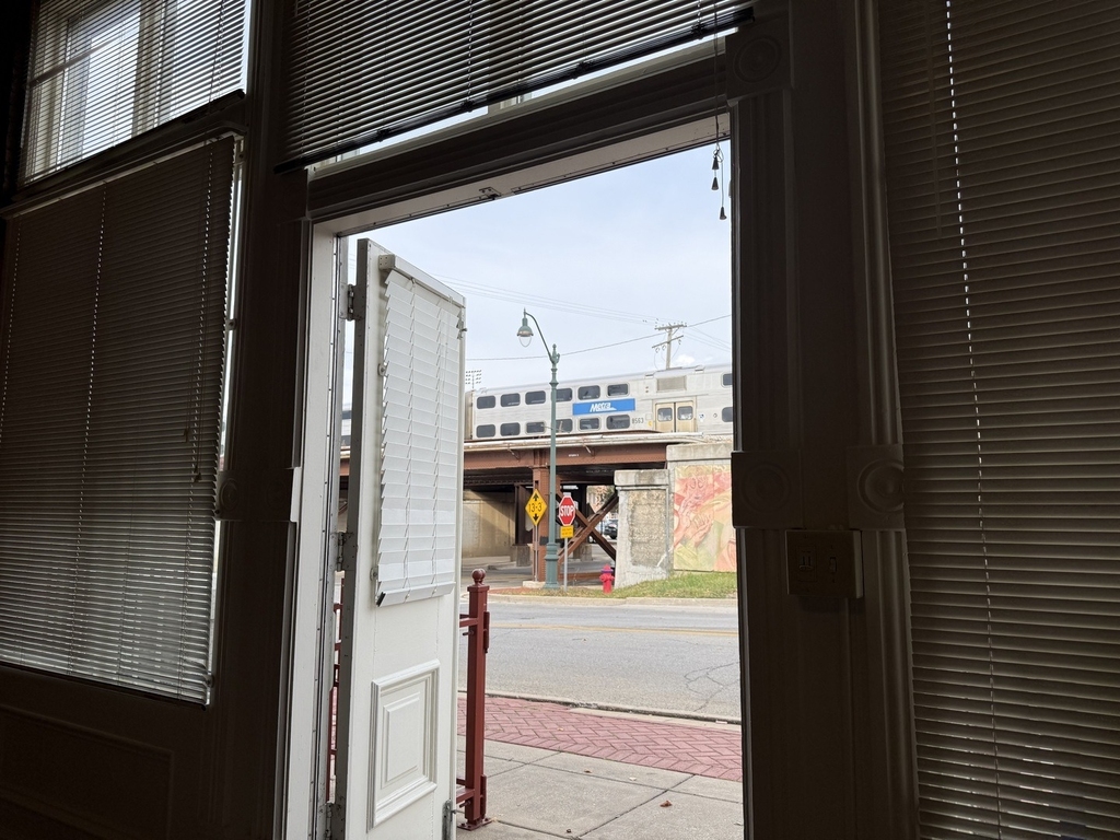 204 E Washington Street - Photo 12