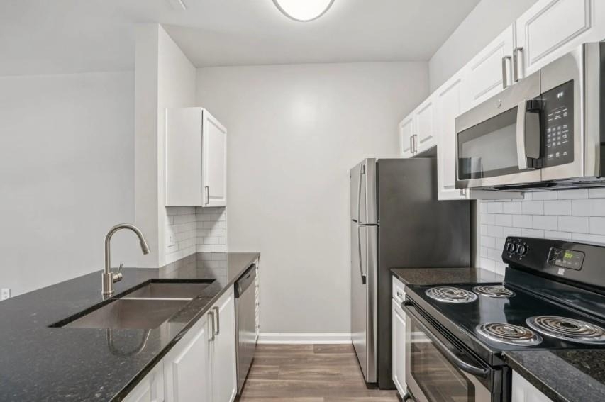 405 Phillip Boulevard - Photo 7