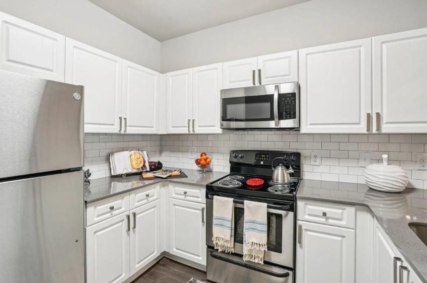 405 Phillip Boulevard - Photo 1