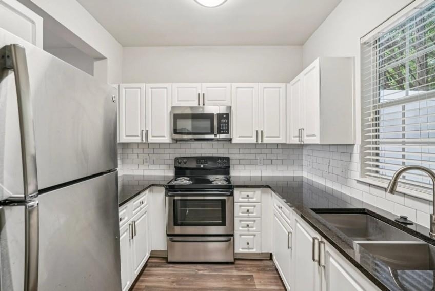 405 Phillip Boulevard - Photo 3