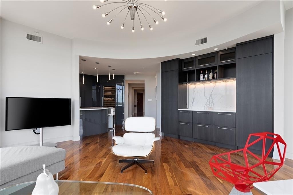 222 12th Street Ne - Photo 5