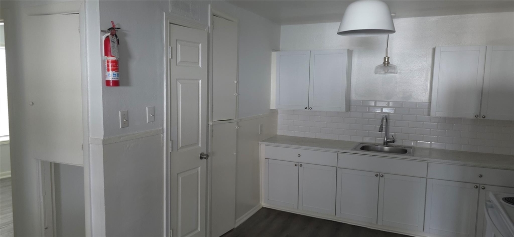 2811 Iola Street - Photo 2