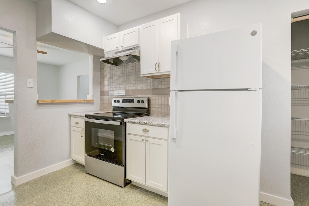 3345 Reeves Street - Photo 1