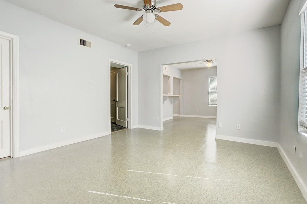 3345 Reeves Street - Photo 2