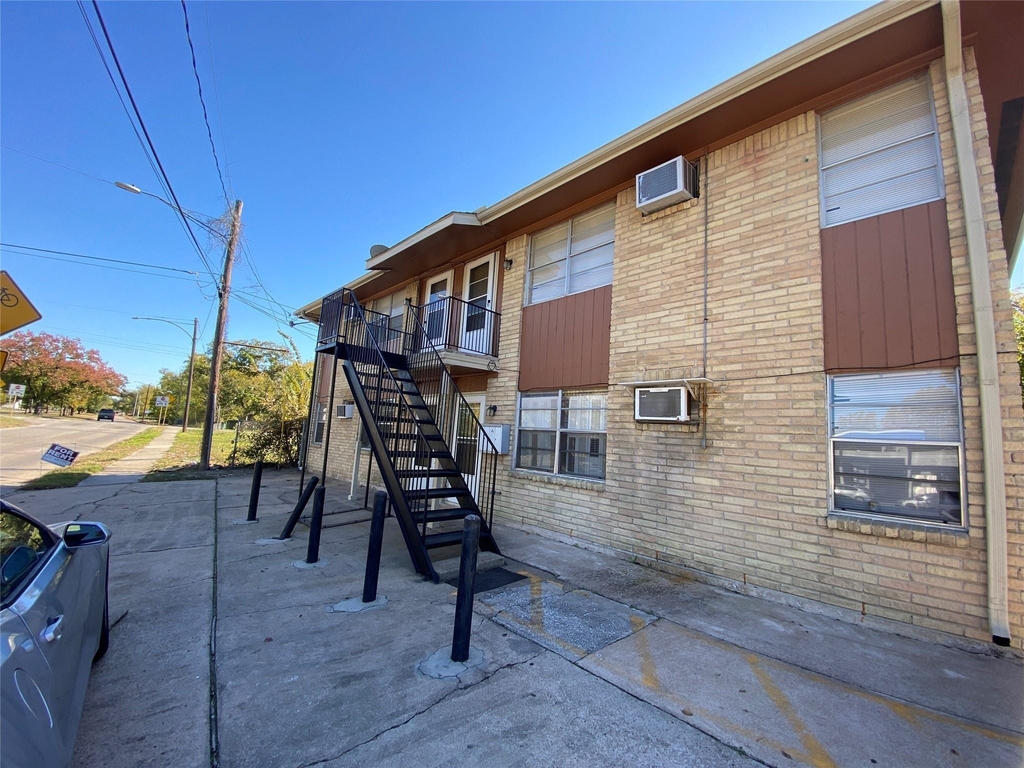 3024 Elgin Street - Photo 10